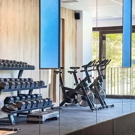 Paraiso W Parking Gym Pool Lounge Cinema