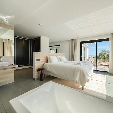 Paraiso W Parking Gym Pool Lounge Cinema