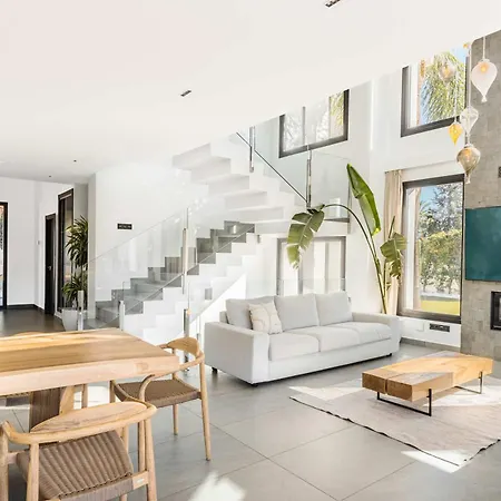 Вилла Paraiso W Parking Gym Pool Lounge Cinema