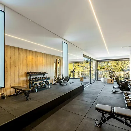 Paraiso W Parking Gym Pool Lounge Cinema