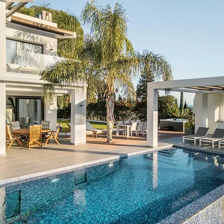 Paraiso W Parking Gym Pool Lounge Cinema
